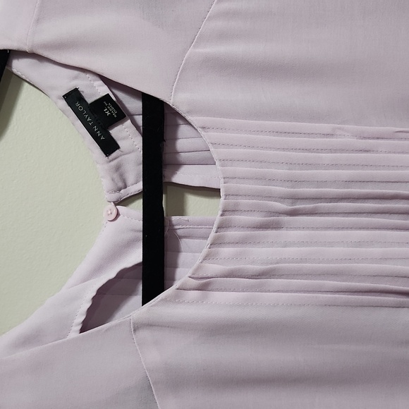 Ann Taylor Lilac Short Sleeve Blouse- Size XL - Picture 3 of 7